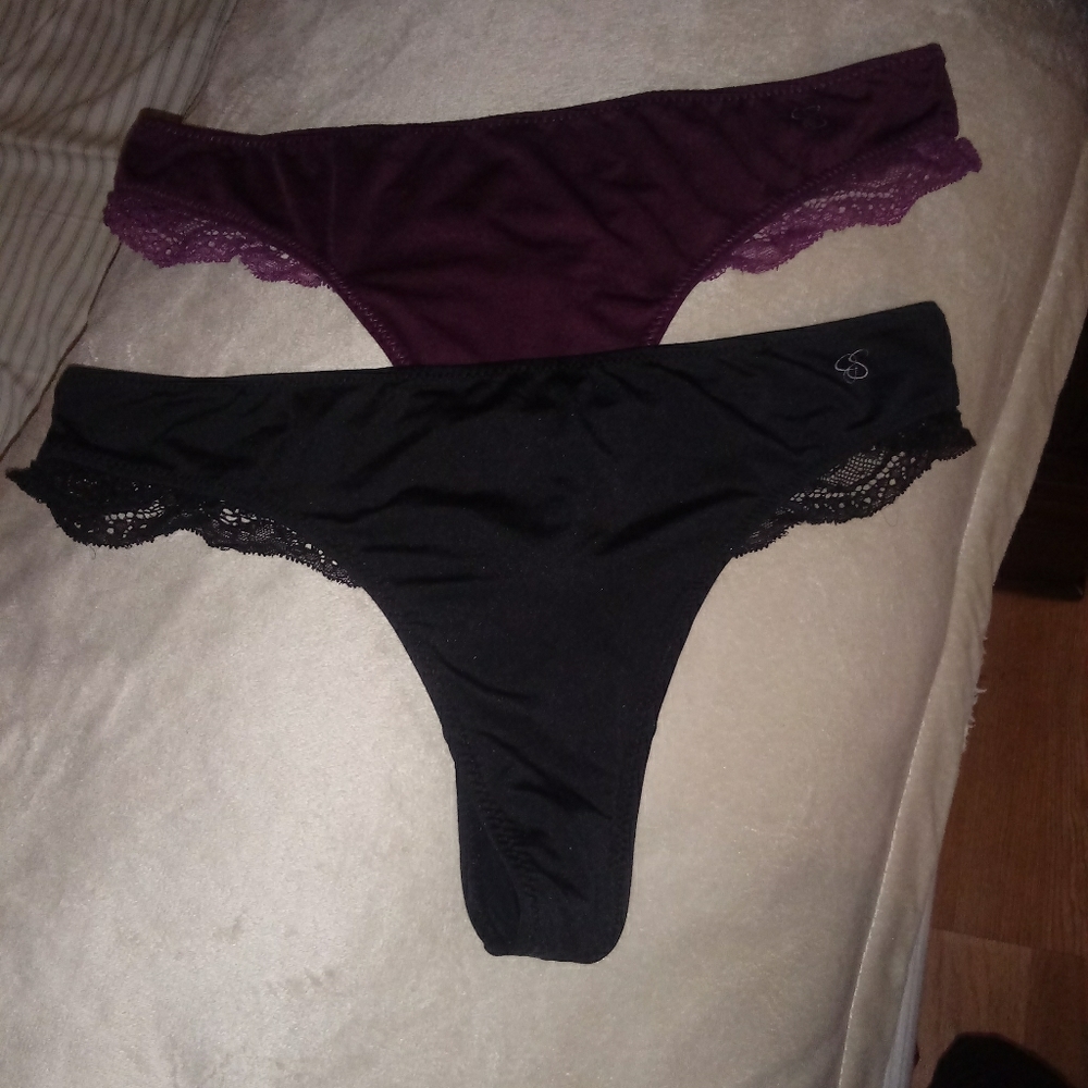 Jessica Simpson Thy Rise Thongs with lace